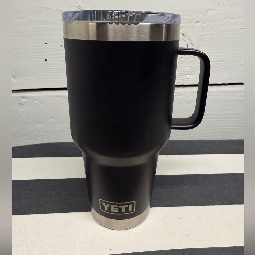 Yeti RAMBLER
30 OZ (887 ML) TRAVEL MUG